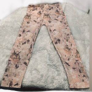 Breezies Leggings Sz L Tummy Smoothing Seamless / Cropped Chino Pink A463927